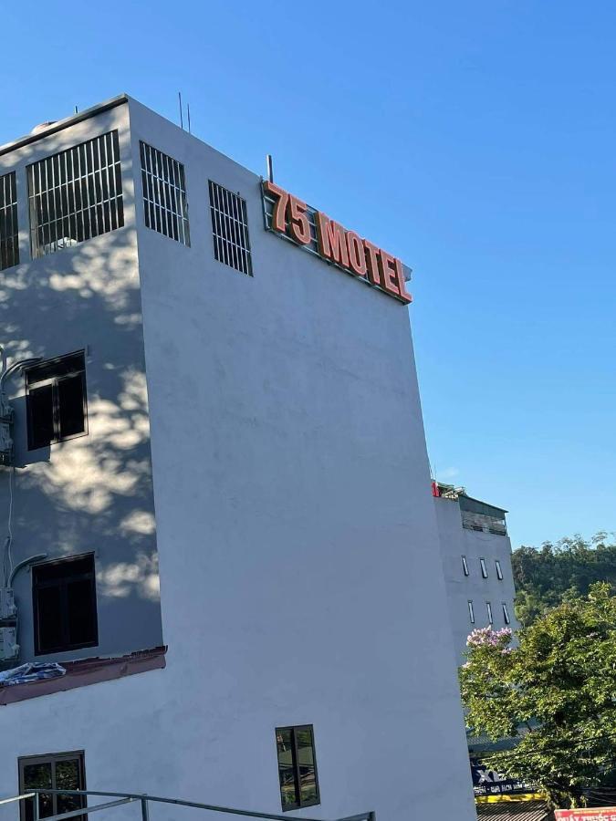 75 Motel Ha Giang Exteriör bild